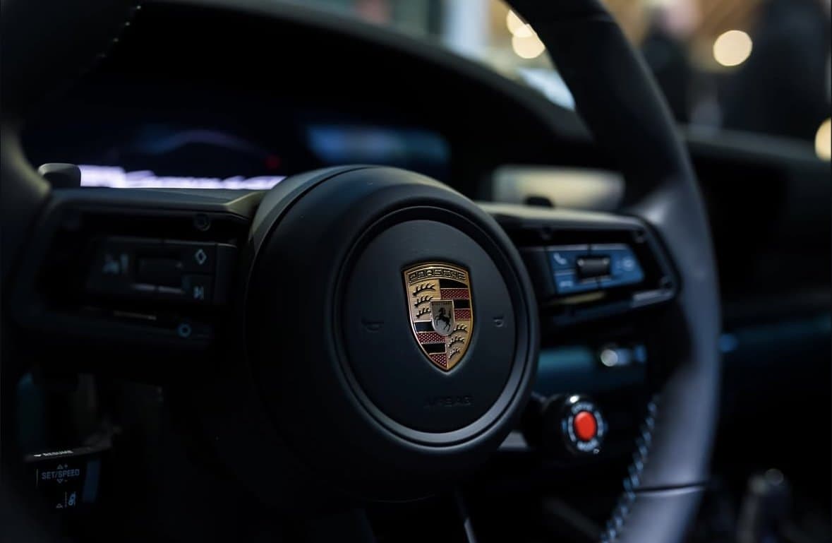 02 — Interieur, Lenkrad-Emblem